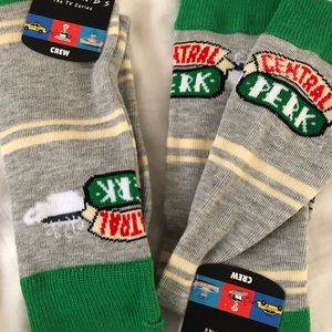 NWT, Friends ‘Central Perk’ crew socks, size 10-13